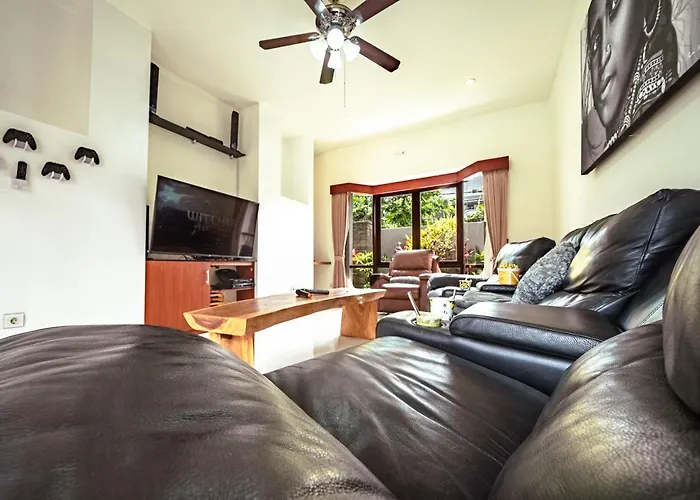 Luxury 5br With Private Pool & Rooftop Lounge Villa *