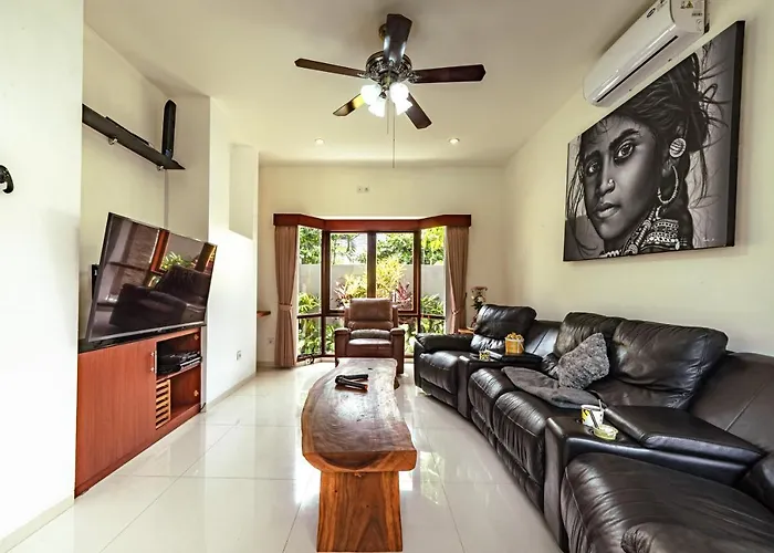 Luxury 5br With Private Pool & Rooftop Lounge *