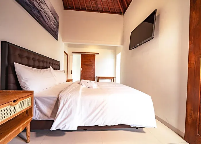 Luxury 5br With Private Pool & Rooftop Lounge Villa
